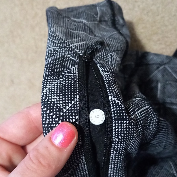 2 RARE Lululemon leggings - Picture 6 of 8